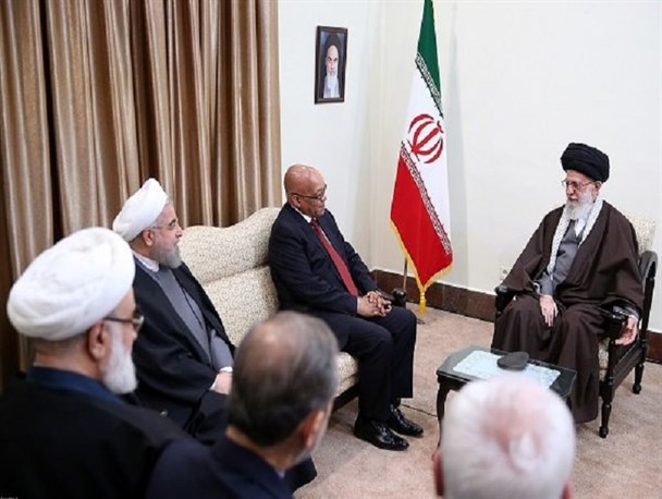 باید با موانعی که قدرتهای استکباری در برابر همکاری کشورهای مستقل ایجاد می‌کنند مقابله کرد