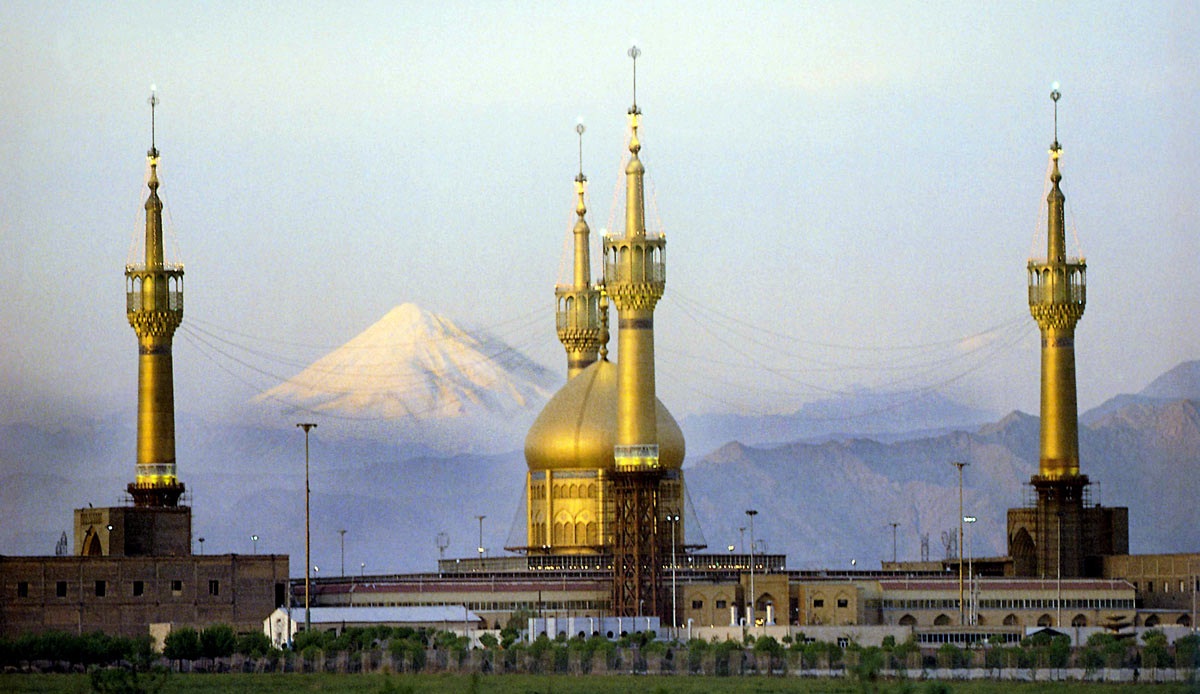 همایش دو هزار نفری هنرمندان بسیجی