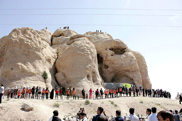 حمایت مردمی مانع از تخریب تپه باستانی بی بی دن