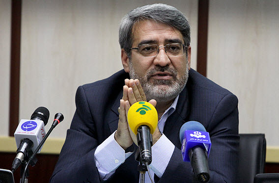 دولت در شرایط سختی کشور را اداره می‌کند