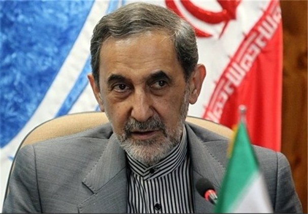 ولایتی: ایران در موضوع هسته ای متناسب با منافعش عمل می کند