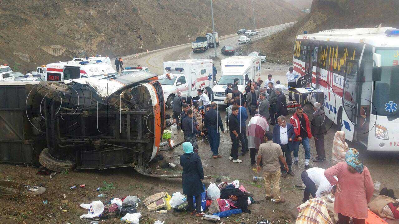 واژگونی اتوبوس گردشگران اصفهانی