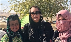 حضور خانم ستاره در مناطق زلزله‌زده غرب ایران+عکس