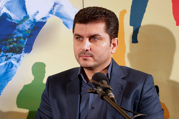 فرهادیان: پولادگر برای ریاست لایق‌تر از من است/ دانشگاه آزاد را برای جام جهانی تقویت می‌کنیم