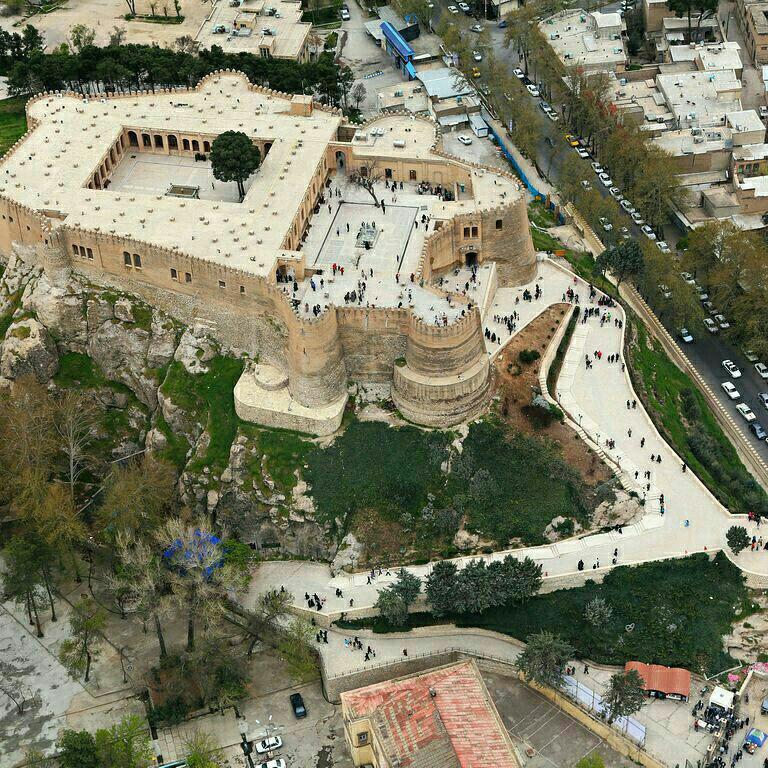 نمایی زیبا از  قلعه فلک الافلاک