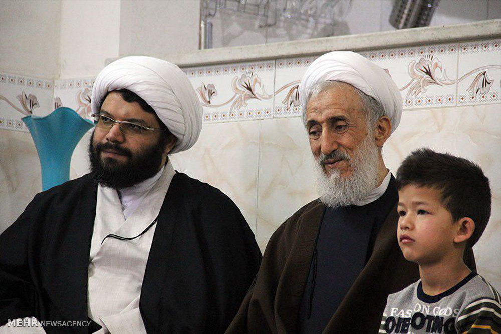 دیدار آیت الله صدیقی با خانواده دو شهید تیپ فاطمیون