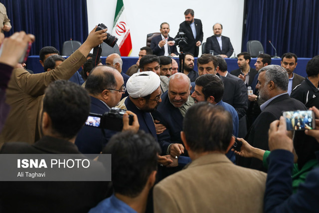 حاشیه جلسه شورای اداری خوزستان و جروبحث برخی نمایندگان خوزستان با رئیس سازمان حفاظت محیط زیست