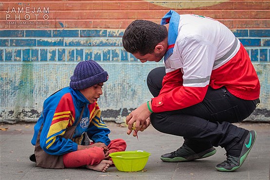 یلدا از نگاه جوانان هلال احمر شهرستان کرج وهدیه به کودکان کار