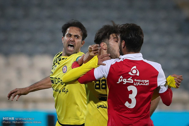 دیدار تیم های پرسپولیس تهران و نفت تهران