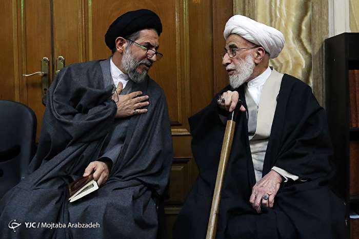 مراسم گرامیداشت چهلم آیت الله حائری شیرازی