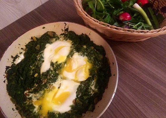 طرز تهیه نرگسی اسفناج