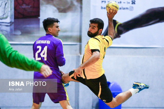 جدال سپاهان و کازرون در هفته سیزدهم لیگ عالی هندبال