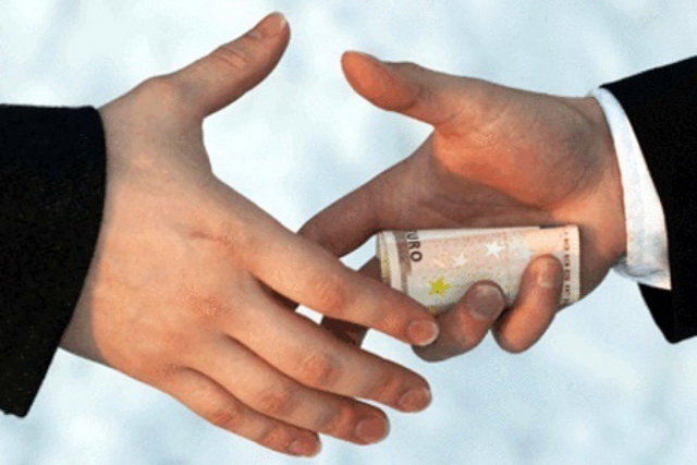مروری بر بزرگترین مفاسد مالی 30 سال اخیر