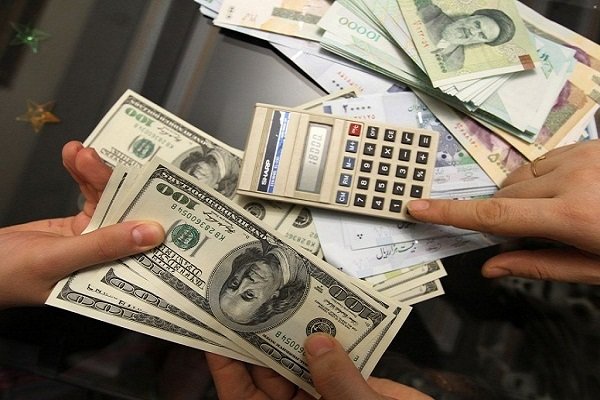 نرخ دلار از روز سه شنبه ۴۲۰۰ تومان خواهد بود/ دلار تک نرخی شد