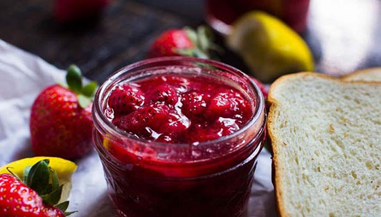 طرز تهیه مربا توت فرنگی