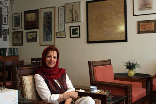 همه کتاب‌های نادر ابراهیمی را به آتش می‌کشم