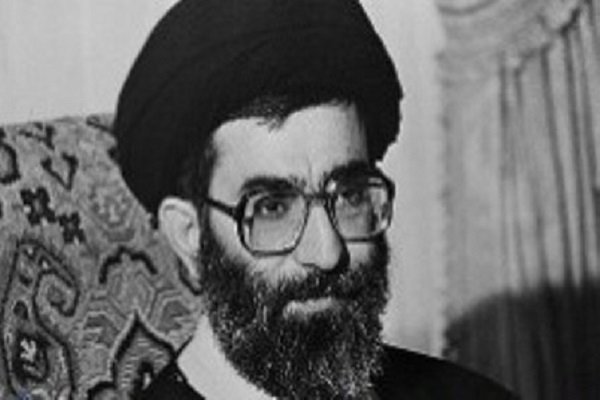 حاج احمد خمینی:با انتخاب آیت‌الله خامنه‌ای قلب امام را شاد کردید 