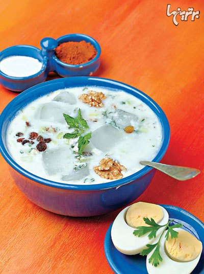 طرز تهیه آب‌دوغ خیار و مدل‌های تزئین آن