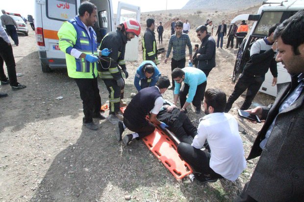 ۲۸مصدوم درحادثه برخورد اتوبوس و تریلی در استان مرکزی