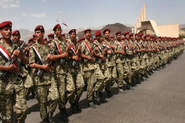 وحشت محافظان «منصور هادی» از کیسه پلاستیکی معلق در آسمان!