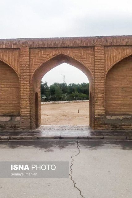 سی‌وسه پل در زمین فرو می‌رود!