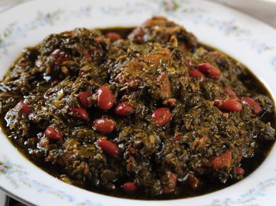 طرز تهیه خورش قورمه سبزی نذری