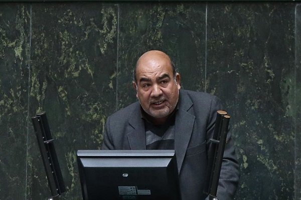 دژپسند نمی‌تواند گره‌های کور اقتصاد را باز کند
