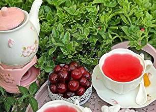 طرز تهیه چای آلبالو