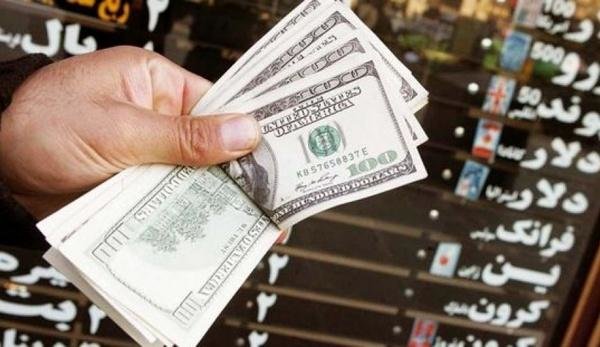 عقب‌نشینی دلار در صرافی‌ها – صلح خبر
