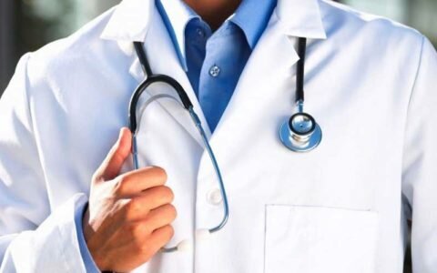 مروری بر مسوولیت‌های اجتماعی و سازمانی شاغلان حِرَف پزشکی