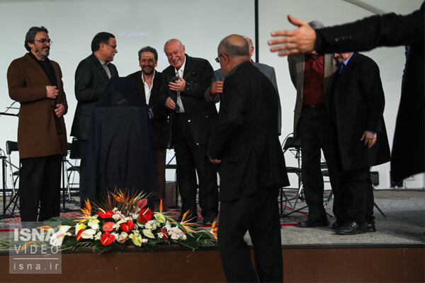 ویدئو / مراسم رونمایی از کتاب فرهاد فخرالدینی با نام «زیر گنبد مینا»