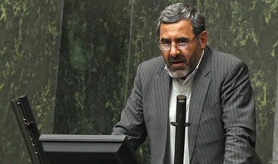 کاتب: مخالفان تصویب پالرمو و سی‌اف‌تی معتقد به سخت‌تر شدن دور زدن تحریم‌ها هستند