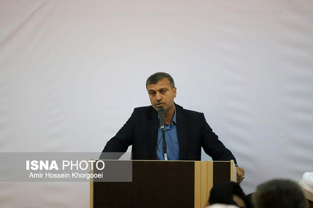 مرادی: به جای فردوسی پور و مهران مدیری با مفسدان برخورد شود
