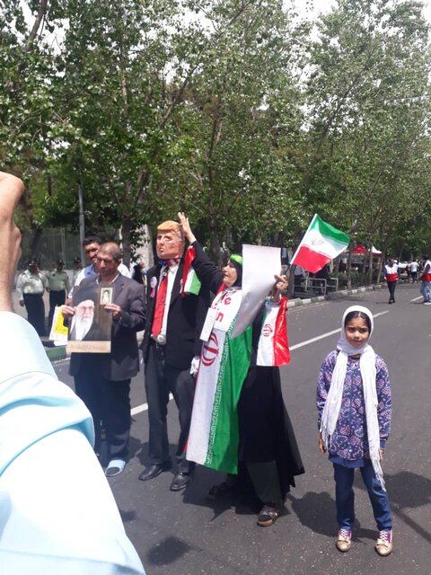 آغاز راهپیمایی نمازگزاران تهرانی در حمایت از بیانیه شورای عالی امنیت
