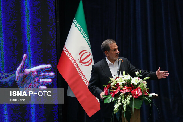 بازدید جهانگیری از کارخانه واگن‌سازی تهران