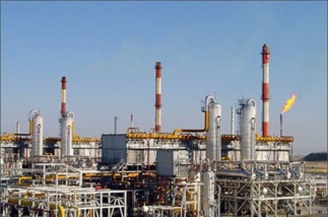 ارجاع طرح حمایت از توسعه صنایع پایین‌دستی نفت خام و میعانات گازی به کمیسیون انرژی