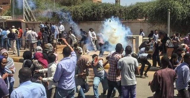نظامیان سودان وارد محل تحصن در خارطوم شدند/ چندین کشته و زخمی در تیراندازی به تحصن کنندگان