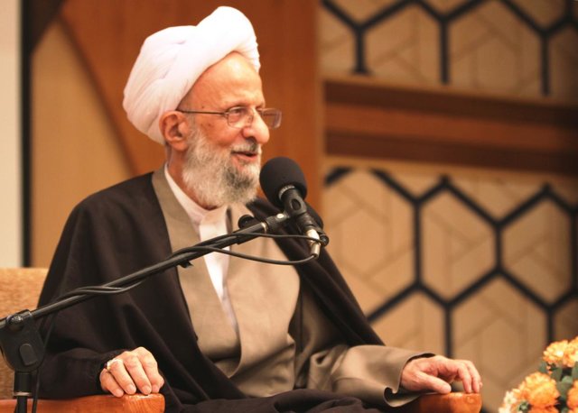 مصباح‌یزدی: توقع همفکربودن همه پسندیده نیست/تقسیم افراد به ضدانقلاب یا کاملا انقلابی نادرست است