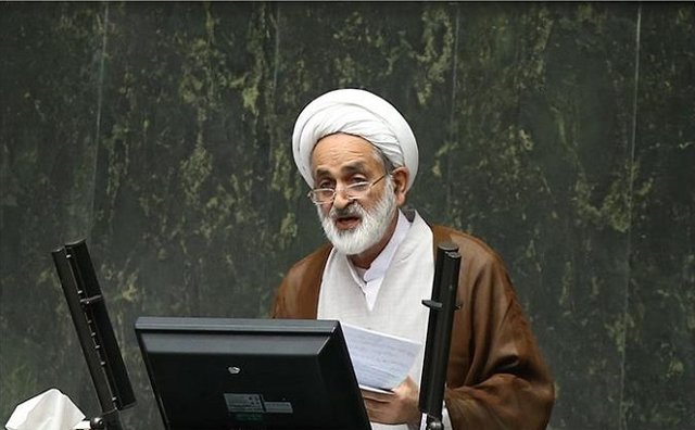سالک: نباید بازار مصرف کشورهای دیگر باشیم