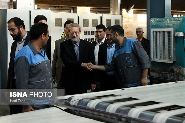 بازدید رییس مجلس شورای اسلامی از صنایع چوب «ایزوفام»