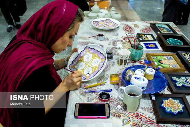 دولت برای تامین مواد اولیه صنایع دستی یارانه بدهد