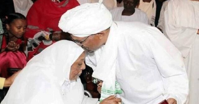 مادر عمر البشیر درگذشت – صلح خبر