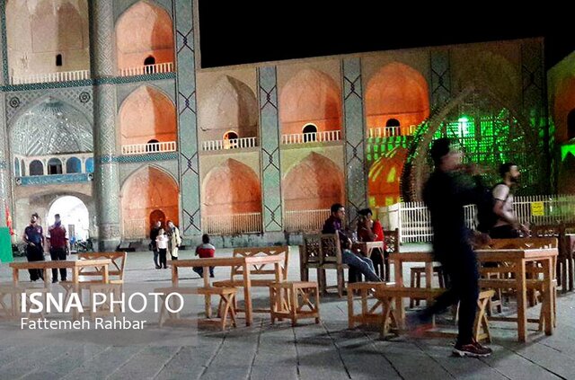 “امیرچخماق” در حصار میز و صندلی اغذیه‌فروشان