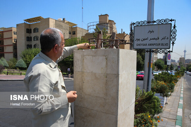 واکنش مسجدجامعی به سرقت سردیس قیصر امین‌پور