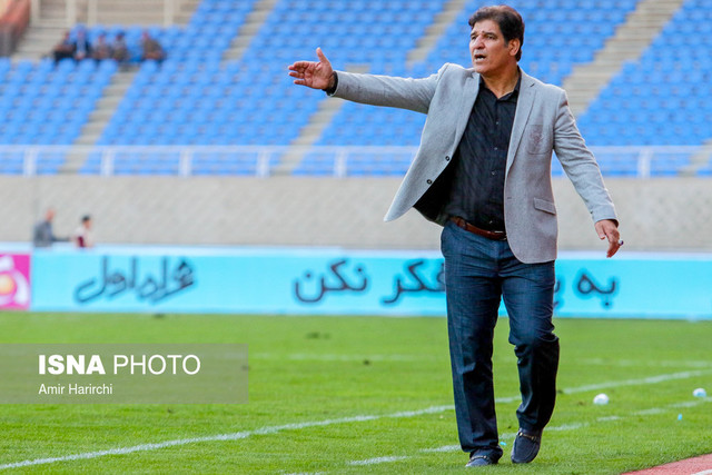 مهاجری: فردا تدافعی بازی خواهیم کرد