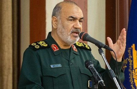 فرمانده سپاه: دست از پا خطا کنید هر دویتان را می‌زنیم