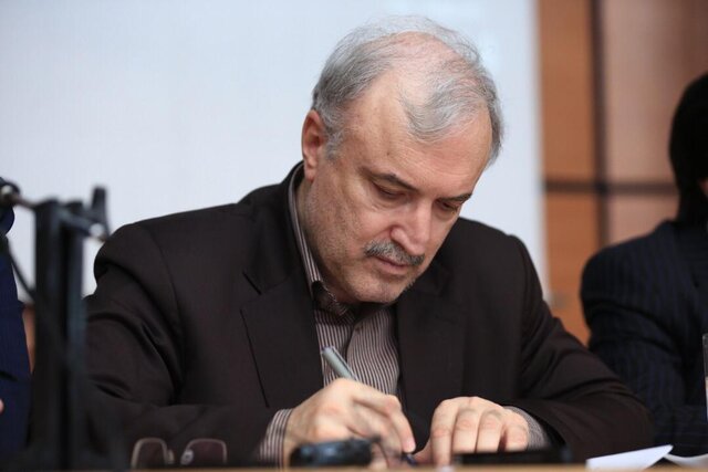 دستور وزیر بهداشت برای رسیدگی به یک گزارش تخلف در حوزه دارو