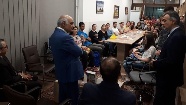 نقش‌آفرینی مرادی کرمانی برای فارسی‌آموزان صرب