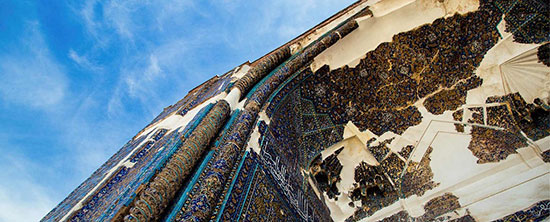 مسجد کبود تبریز؛ هنر معماری در دستان کاشی‌کاری‌ها