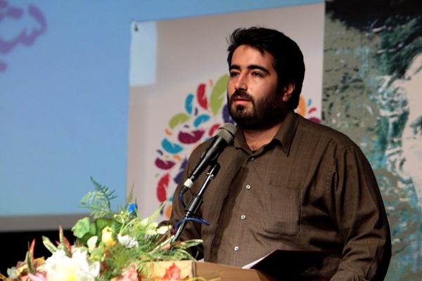 مشکل حذف شاملو و فروغ نیست